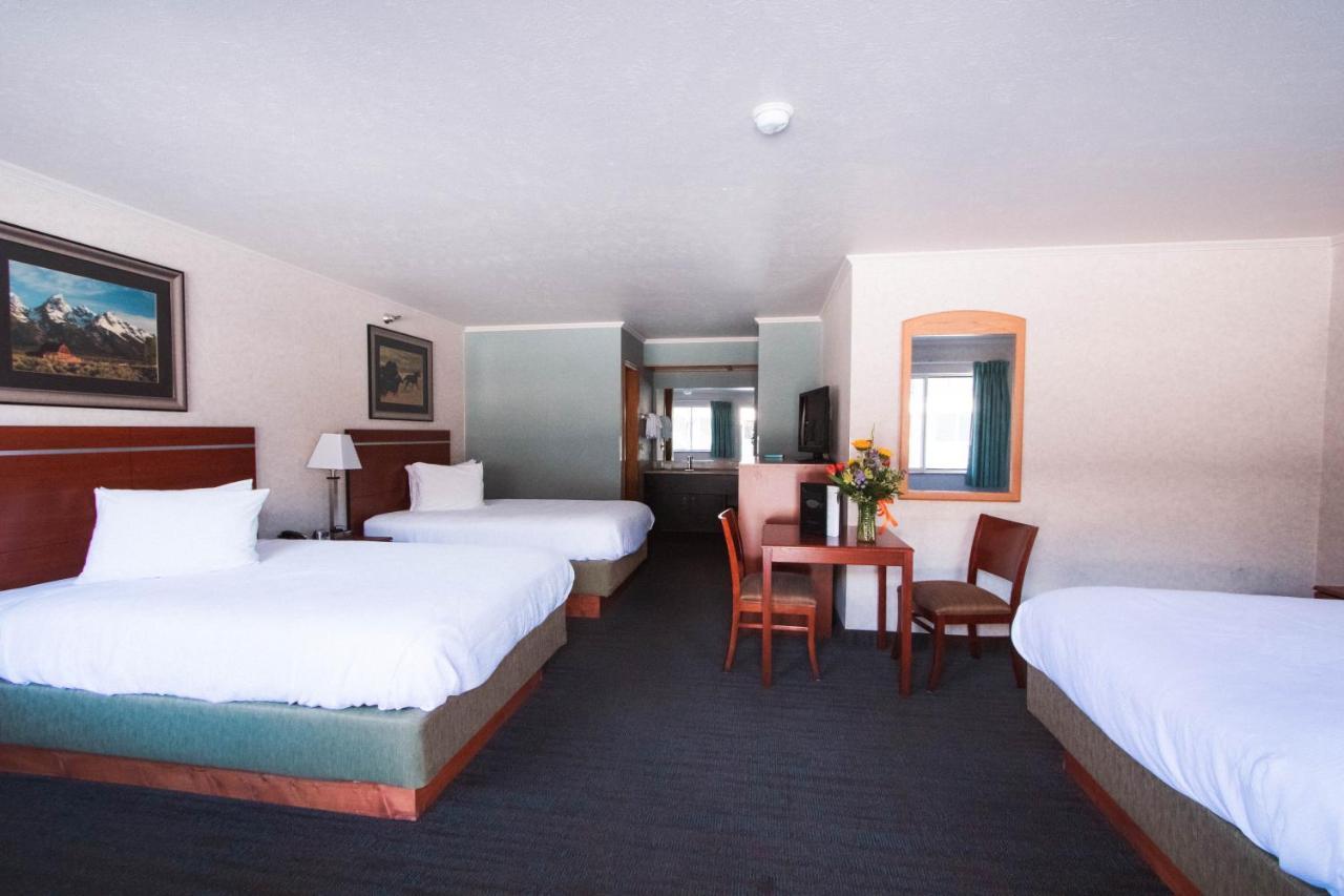 Brandin' Iron Inn West Yellowstone Dış mekan fotoğraf